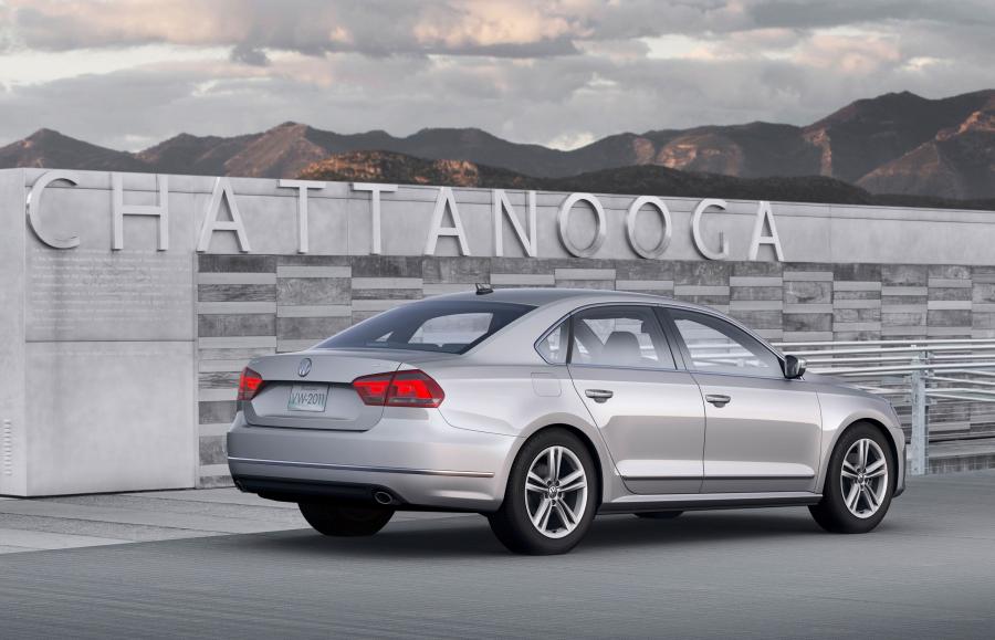  Volkswagen Passat 2011 года  (US) (фото 5 из 111)